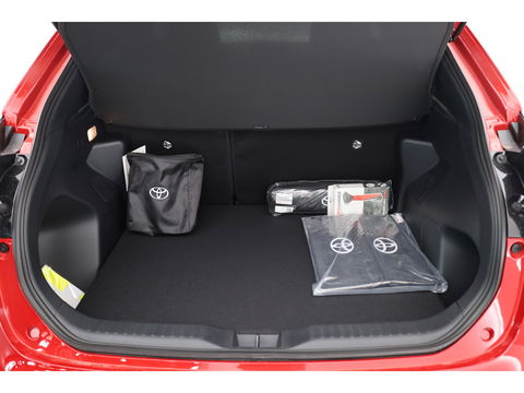 Toyota Yaris Cross 1.5 Hybrid Teamplayer 130pk | Winter pakket | Safety pakket | Navi | Adapt. Cruise | Camera | Keyless