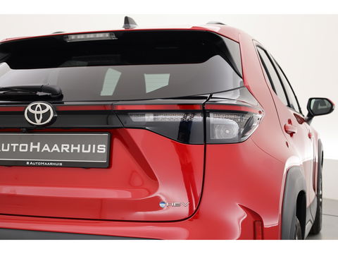 Toyota Yaris Cross 1.5 Hybrid Teamplayer 130pk | Winter pakket | Safety pakket | Navi | Adapt. Cruise | Camera | Keyless