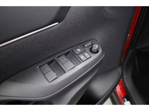 Toyota Yaris Cross 1.5 Hybrid Teamplayer 130pk | Winter pakket | Safety pakket | Navi | Adapt. Cruise | Camera | Keyless
