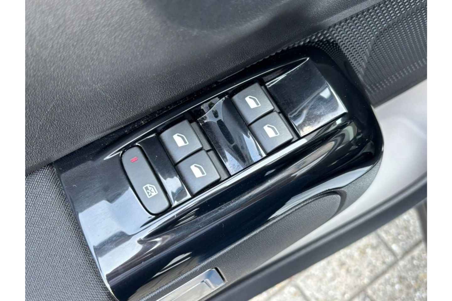 Citroën C3 1.2 PURETECH SHINE AIRCO CARPLAY CRUISE.NIEUWE DISTRIBUTIE.