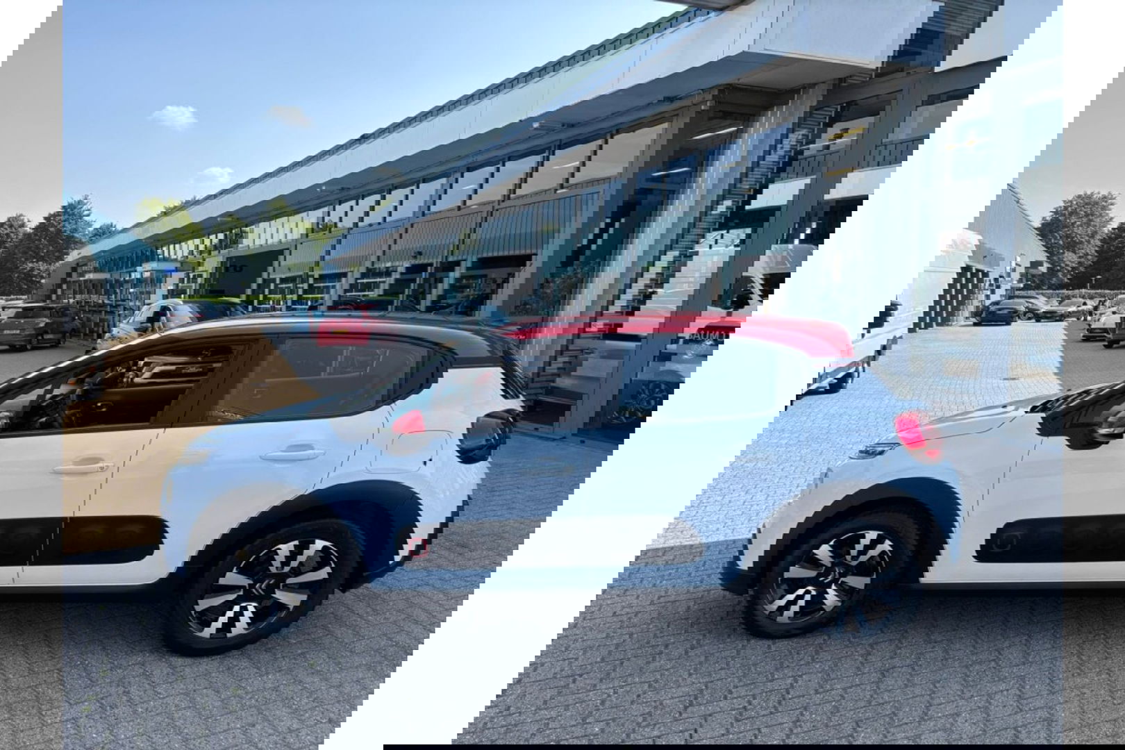 Citroën C3 1.2 PURETECH SHINE AIRCO CARPLAY CRUISE.NIEUWE DISTRIBUTIE.