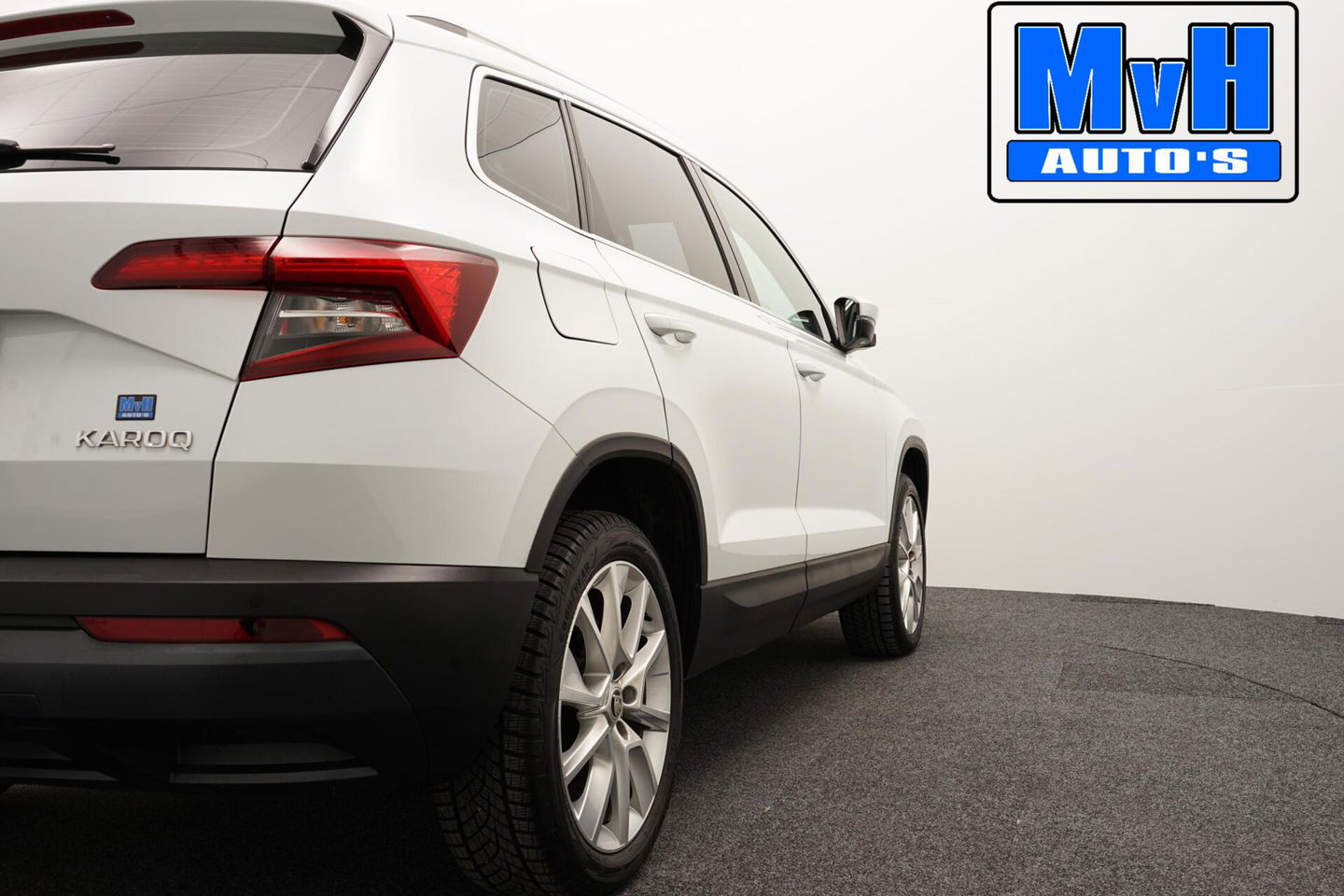 Škoda Karoq 1.5 TSI ACT Style Business|LUXE|CAMERA|TREKH|LED