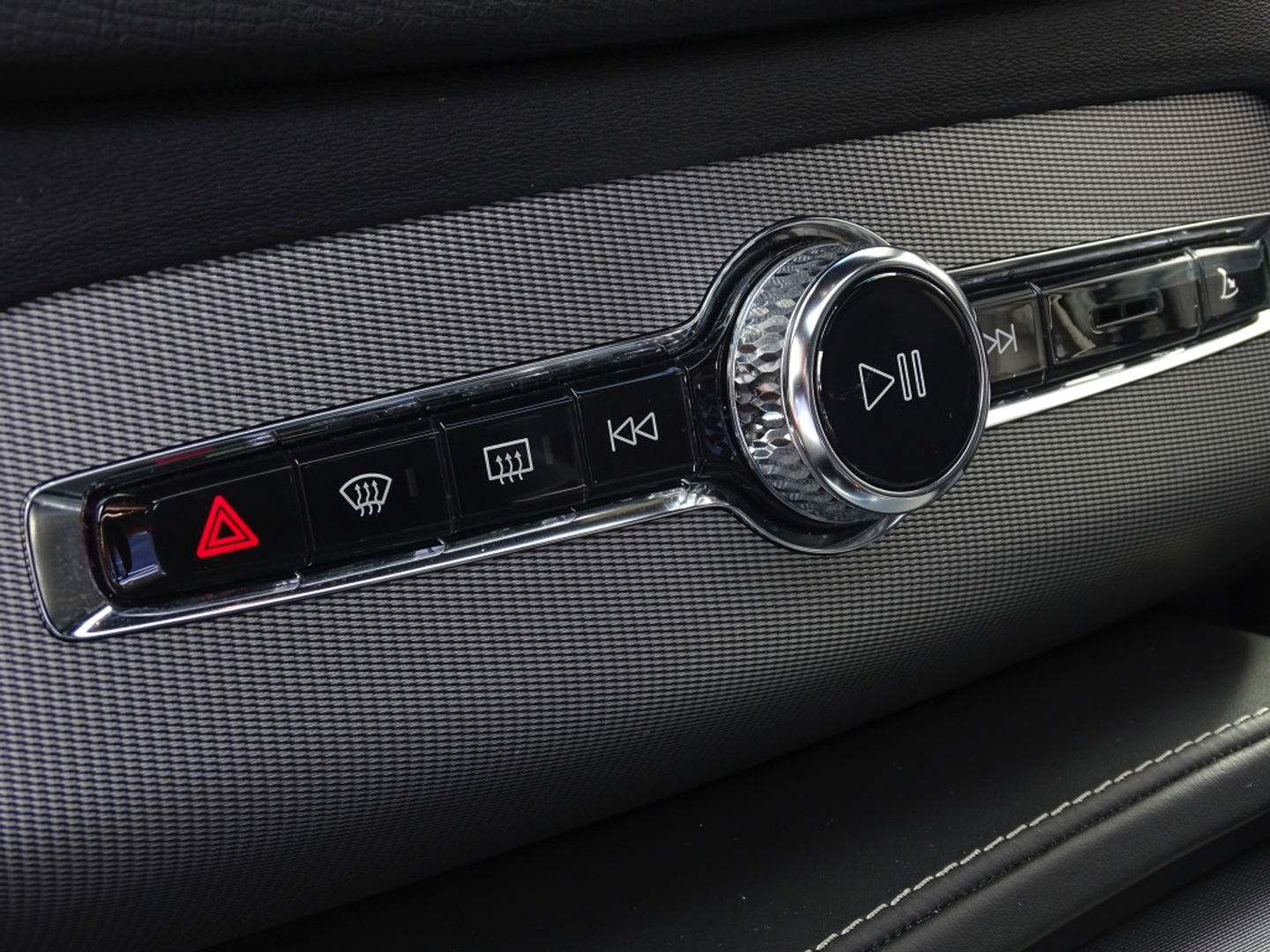 Volvo XC90 T8 408PK AWD / R-Design / B&W / 7-pers. / LED