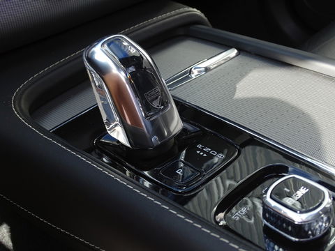 Volvo XC90 T8 408PK AWD / R-Design / B&W / 7-pers. / LED
