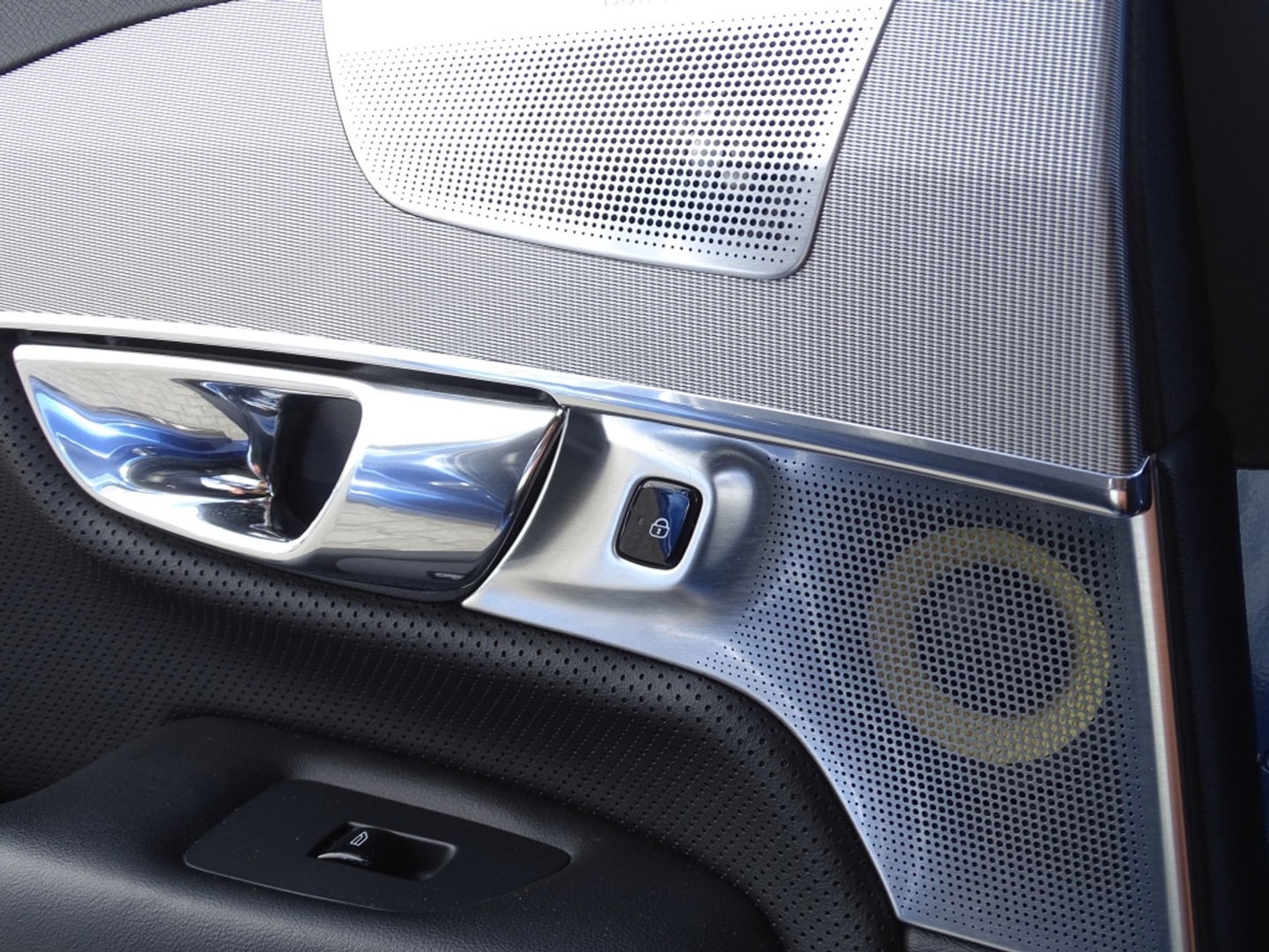 Volvo XC90 T8 408PK AWD / R-Design / B&W / 7-pers. / LED
