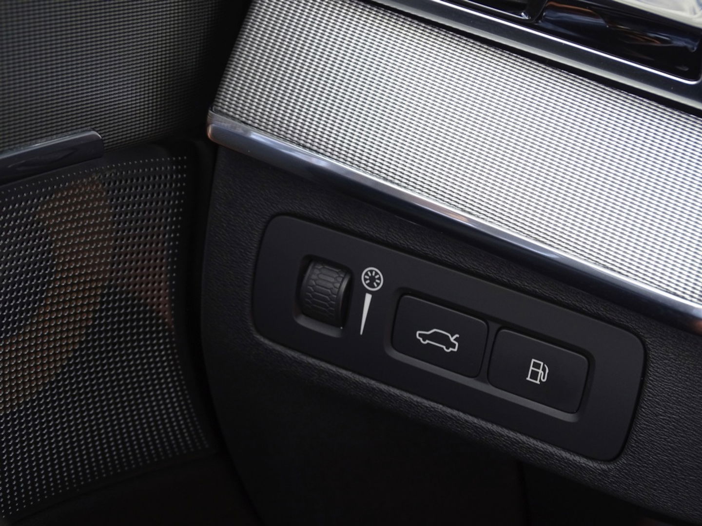 Volvo XC90 T8 408PK AWD / R-Design / B&W / 7-pers. / LED