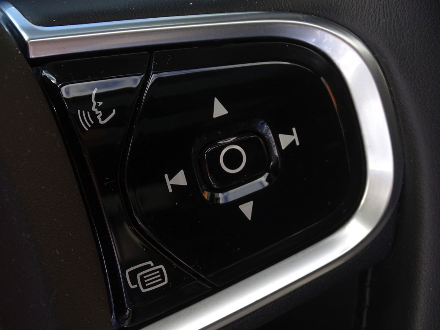 Volvo XC90 T8 408PK AWD / R-Design / B&W / 7-pers. / LED