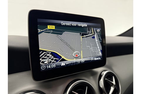 Mercedes-Benz GLA 200 157PK Pano LED 360Camera Memory Carplay Clima Cruise Navi PDC 20''LMV