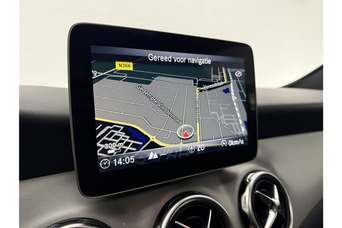 Mercedes-Benz GLA 200 157PK Pano LED 360Camera Memory Carplay Clima Cruise Navi PDC 20''LMV