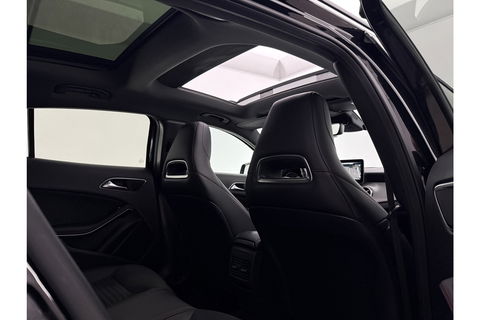 Mercedes-Benz GLA 200 157PK Pano LED 360Camera Memory Carplay Clima Cruise Navi PDC 20''LMV
