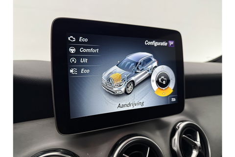 Mercedes-Benz GLA 200 157PK Pano LED 360Camera Memory Carplay Clima Cruise Navi PDC 20''LMV