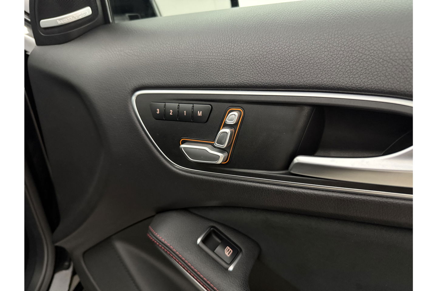Mercedes-Benz GLA 200 157PK Pano LED 360Camera Memory Carplay Clima Cruise Navi PDC 20''LMV