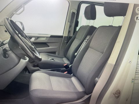 Volkswagen Transporter 2.0 TDI DSG automaat L2H1 30 DC 5 persoons / vaste prijs rijklaar € 27.950 ex btw / lease vanaf € 456 / airco / cruise / navi / achterdeuren / euro 6 / bpm vrij !