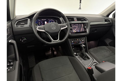 Volkswagen Tiguan 1.4 TSI eHybrid R-Line 225PK Pano LED Virtual ACC Trekhaak Sfeer Camera Carplay Clima PDC 18"LMV