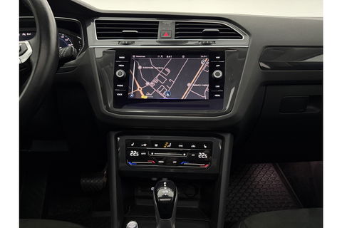Volkswagen Tiguan 1.4 TSI eHybrid R-Line 225PK Pano LED Virtual ACC Trekhaak Sfeer Camera Carplay Clima PDC 18"LMV