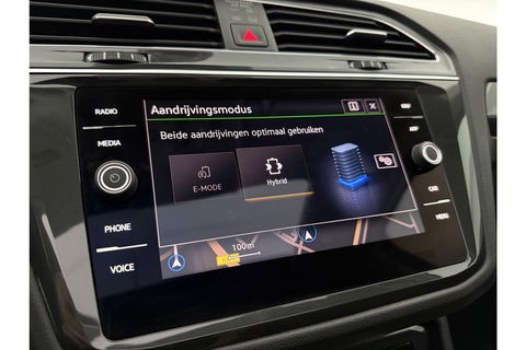 Volkswagen Tiguan 1.4 TSI eHybrid R-Line 225PK Pano LED Virtual ACC Trekhaak Sfeer Camera Carplay Clima PDC 18"LMV