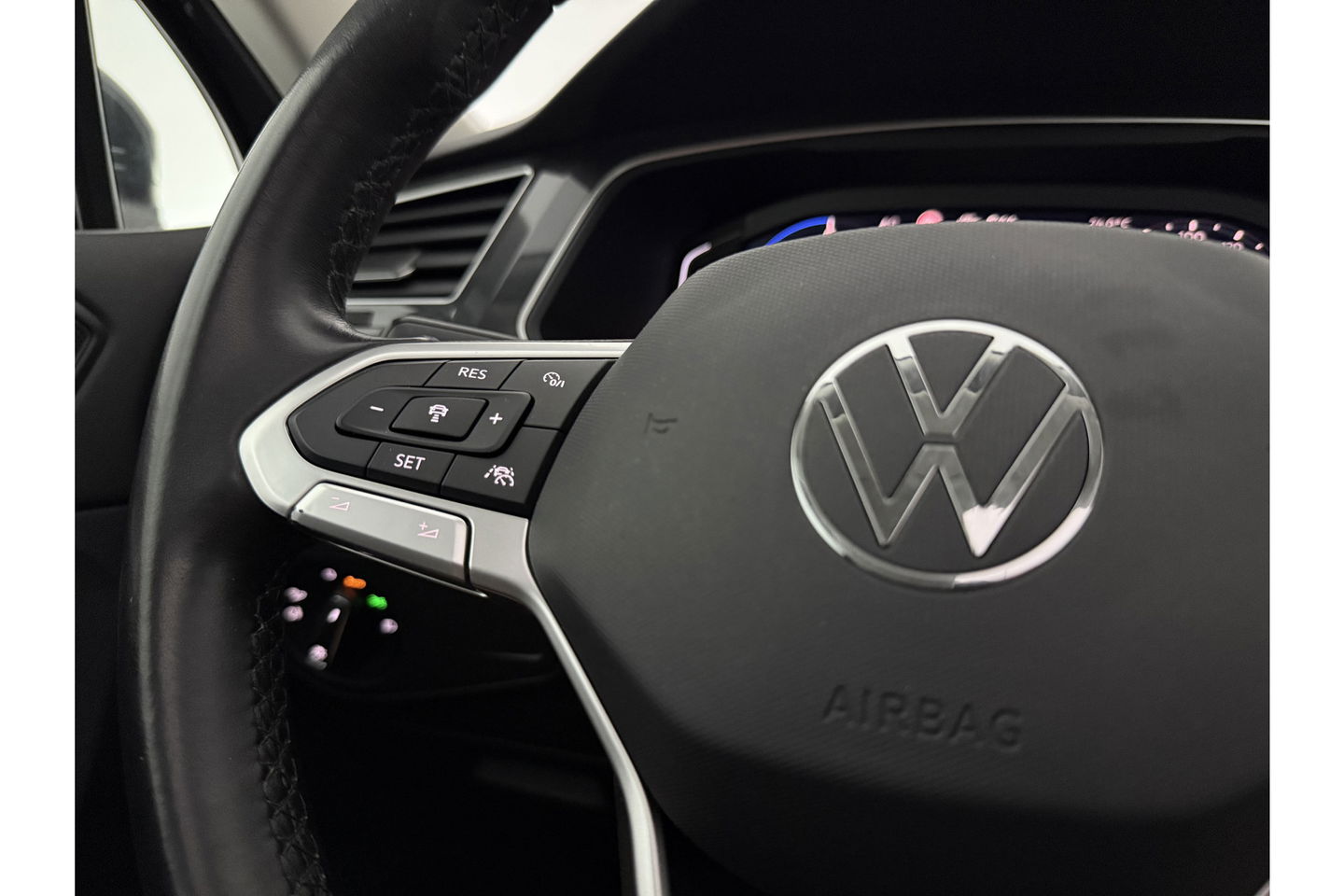 Volkswagen Tiguan 1.4 TSI eHybrid R-Line 225PK Pano LED Virtual ACC Trekhaak Sfeer Camera Carplay Clima PDC 18"LMV