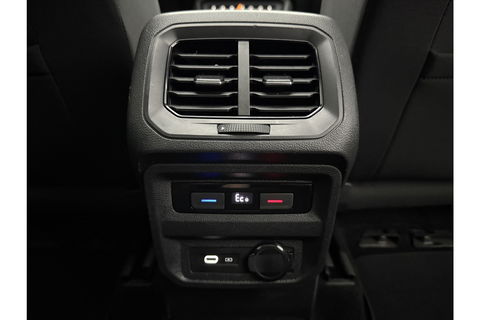 Volkswagen Tiguan 1.4 TSI eHybrid R-Line 225PK Pano LED Virtual ACC Trekhaak Sfeer Camera Carplay Clima PDC 18"LMV