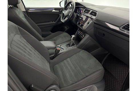 Volkswagen Tiguan 1.4 TSI eHybrid R-Line 225PK Pano LED Virtual ACC Trekhaak Sfeer Camera Carplay Clima PDC 18"LMV