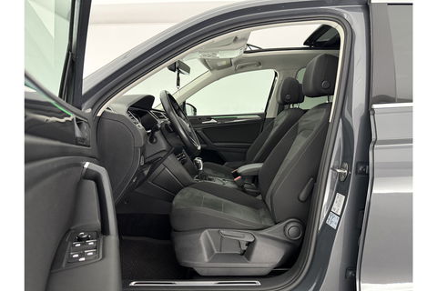 Volkswagen Tiguan 1.4 TSI eHybrid R-Line 225PK Pano LED Virtual ACC Trekhaak Sfeer Camera Carplay Clima PDC 18"LMV
