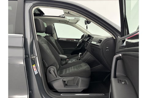 Volkswagen Tiguan 1.4 TSI eHybrid R-Line 225PK Pano LED Virtual ACC Trekhaak Sfeer Camera Carplay Clima PDC 18"LMV