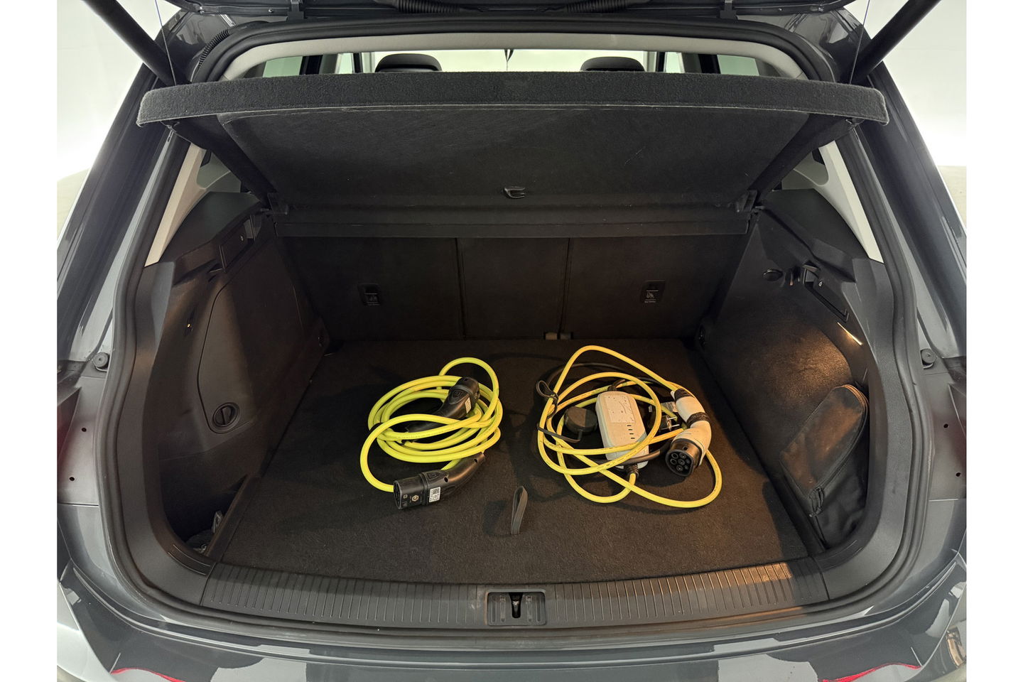 Volkswagen Tiguan 1.4 TSI eHybrid R-Line 225PK Pano LED Virtual ACC Trekhaak Sfeer Camera Carplay Clima PDC 18"LMV