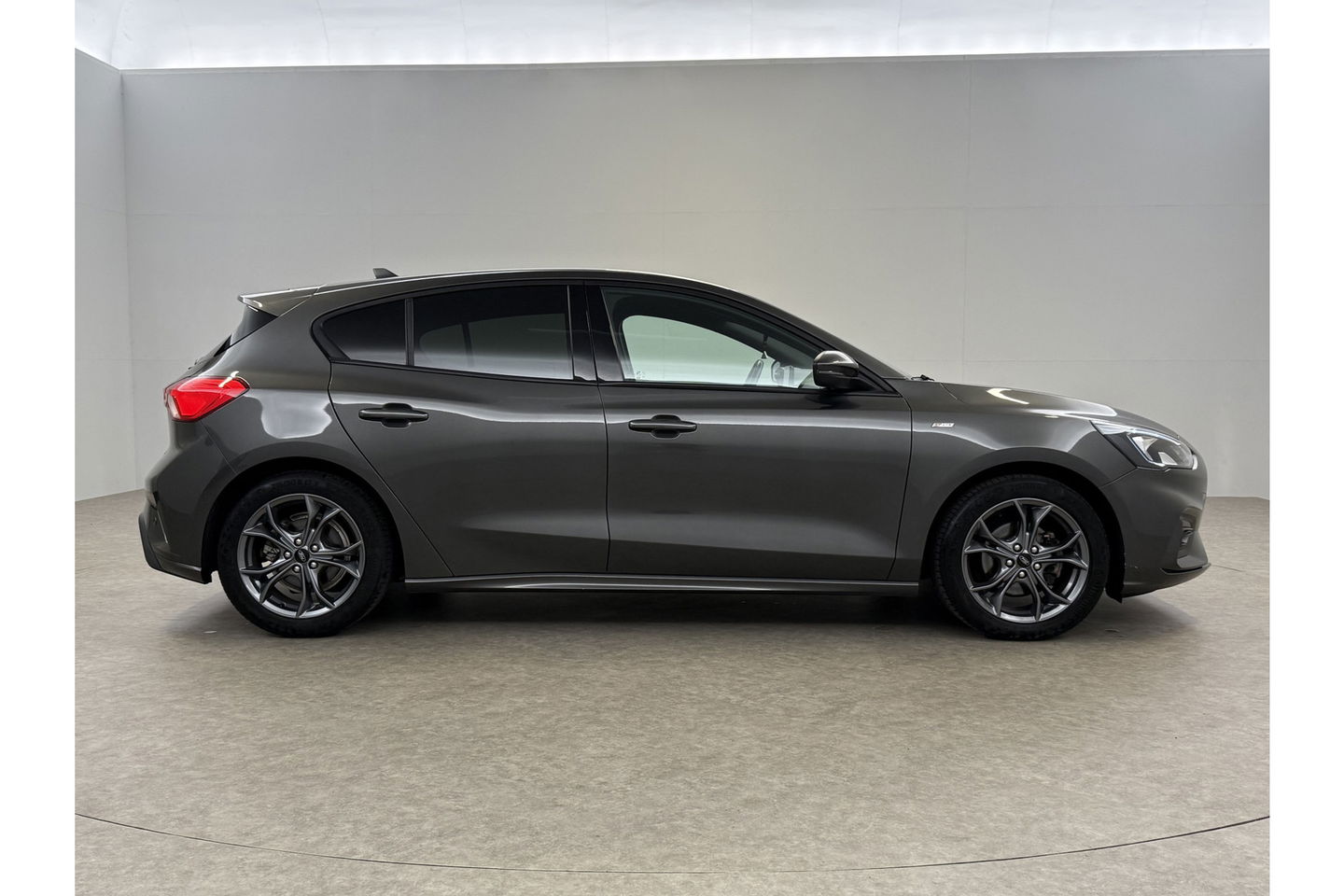 Ford Focus 1.0 EcoBoost ST Line Business LED Carplay Clima Cruise Navi PDC 17''LMV