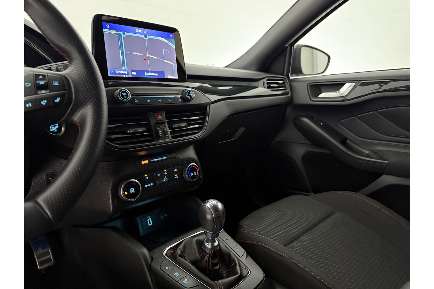 Ford Focus 1.0 EcoBoost ST Line Business LED Carplay Clima Cruise Navi PDC 17''LMV