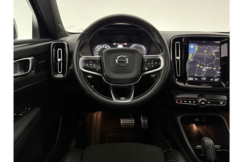 Volvo XC40 1.5 T5 Twin Engine Inscription 262PK Pano Harman/Kardon Virtual LED Trekhaak Camera Carplay Clima Cruise 20"LMV PDC