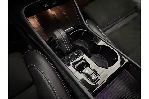 Volvo XC40 1.5 T5 Twin Engine Inscription 262PK Pano Harman/Kardon Virtual LED Trekhaak Camera Carplay Clima Cruise 20"LMV PDC
