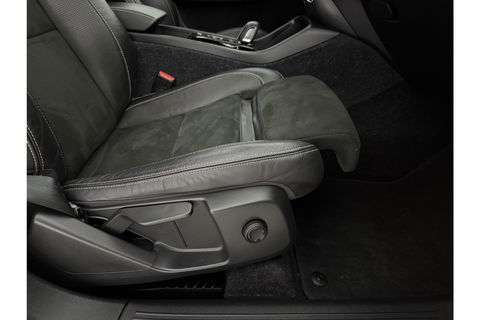 Volvo XC40 1.5 T5 Twin Engine Inscription 262PK Pano Harman/Kardon Virtual LED Trekhaak Camera Carplay Clima Cruise 20"LMV PDC