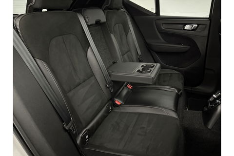 Volvo XC40 1.5 T5 Twin Engine Inscription 262PK Pano Harman/Kardon Virtual LED Trekhaak Camera Carplay Clima Cruise 20"LMV PDC