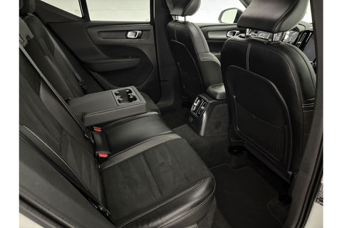 Volvo XC40 1.5 T5 Twin Engine R-Design 262PK Pano Harman/Kardon Virtual LED Trekhaak Camera Carplay Clima Cruise 20"LMV PDC