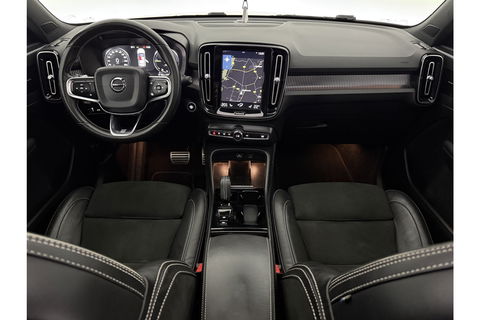 Volvo XC40 1.5 T5 Twin Engine Inscription 262PK Pano Harman/Kardon Virtual LED Trekhaak Camera Carplay Clima Cruise 20"LMV PDC