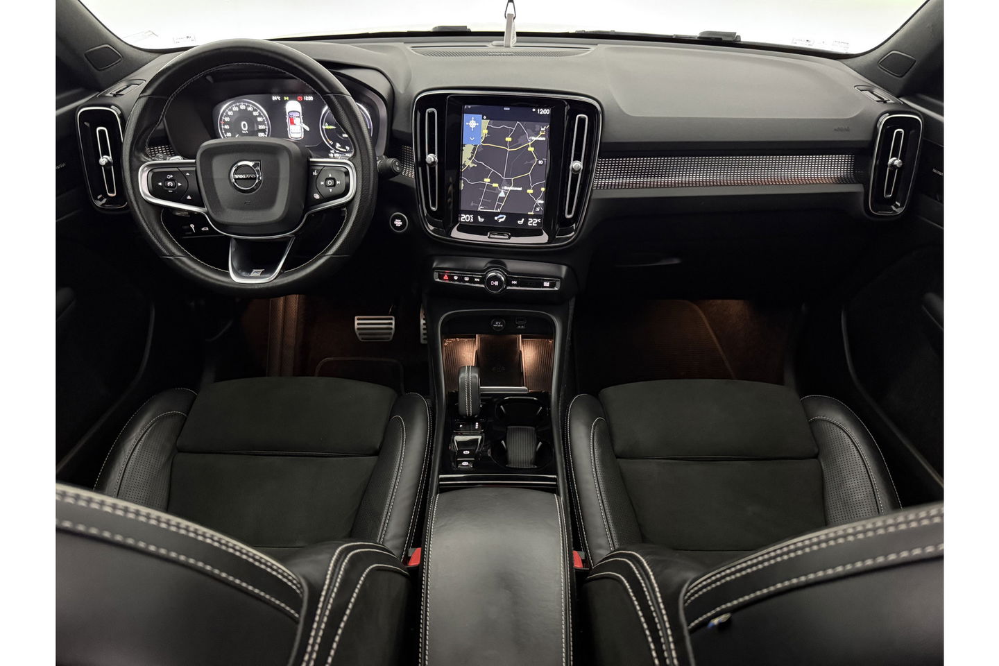Volvo XC40 1.5 T5 Twin Engine Inscription 262PK Pano Harman/Kardon Virtual LED Trekhaak Camera Carplay Clima Cruise 20"LMV PDC