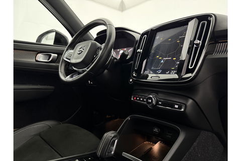Volvo XC40 1.5 T5 Twin Engine Inscription 262PK Pano Harman/Kardon Virtual LED Trekhaak Camera Carplay Clima Cruise 20"LMV PDC