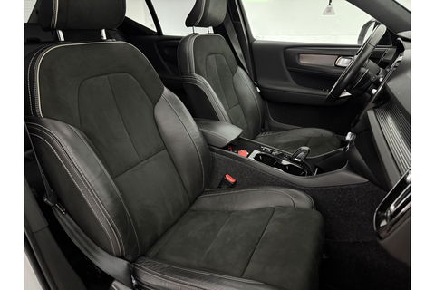 Volvo XC40 1.5 T5 Twin Engine Inscription 262PK Pano Harman/Kardon Virtual LED Trekhaak Camera Carplay Clima Cruise 20"LMV PDC