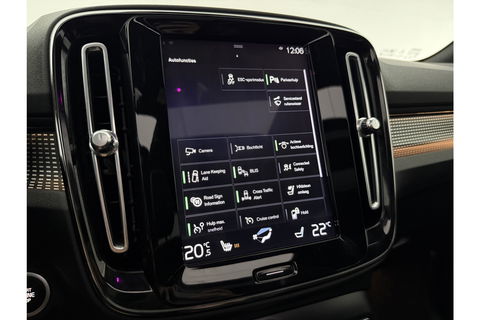 Volvo XC40 1.5 T5 Twin Engine Inscription 262PK Pano Harman/Kardon Virtual LED Trekhaak Camera Carplay Clima Cruise 20"LMV PDC