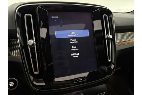 Volvo XC40 1.5 T5 Twin Engine Inscription 262PK Pano Harman/Kardon Virtual LED Trekhaak Camera Carplay Clima Cruise 20"LMV PDC