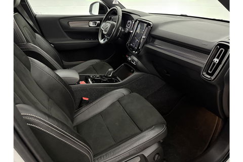 Volvo XC40 1.5 T5 Twin Engine Inscription 262PK Pano Harman/Kardon Virtual LED Trekhaak Camera Carplay Clima Cruise 20"LMV PDC