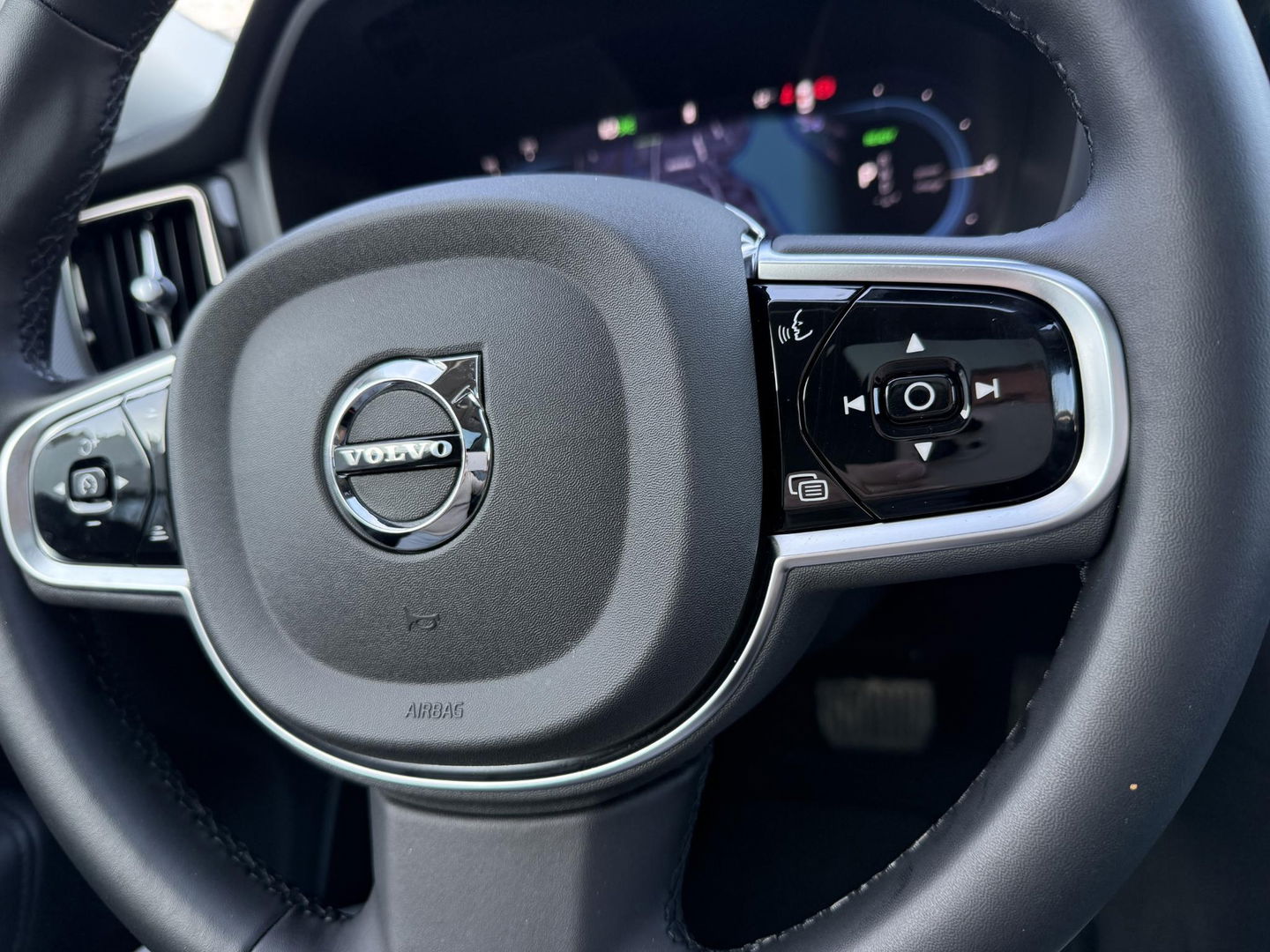 Volvo XC60 2.0 T8 Plug-in hybrid AWD Plus Dark 20β l leder l 360 l 455PK