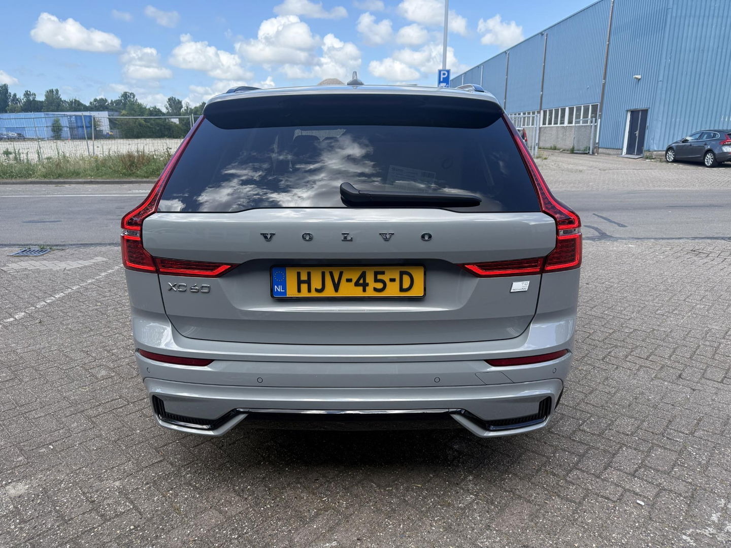 Volvo XC60 2.0 T8 Plug-in hybrid AWD Plus Dark 20” l leder l 360 l 455PK