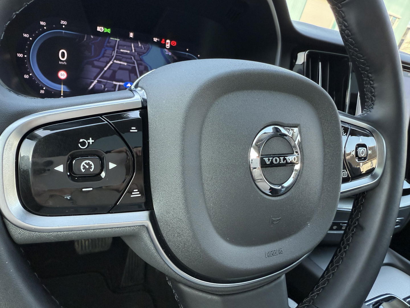 Volvo XC60 2.0 T8 Plug-in hybrid AWD Plus Dark 20” l leder l 360 l 455PK