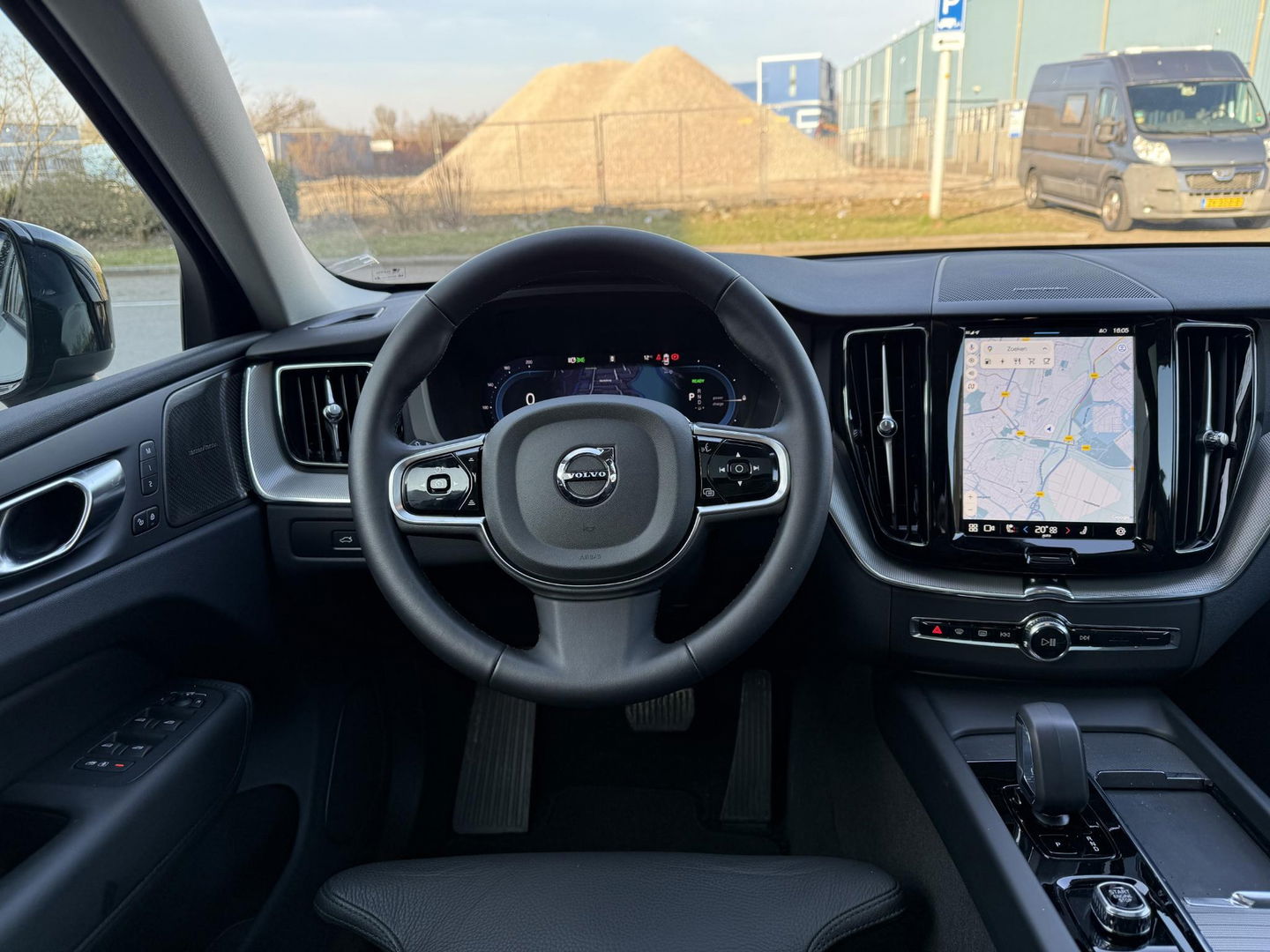 Volvo XC60 2.0 T8 Plug-in hybrid AWD Plus Dark 20” l leder l 360 l 455PK