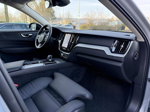 Volvo XC60 2.0 T8 Plug-in hybrid AWD Plus Dark 20” l leder l 360 l 455PK