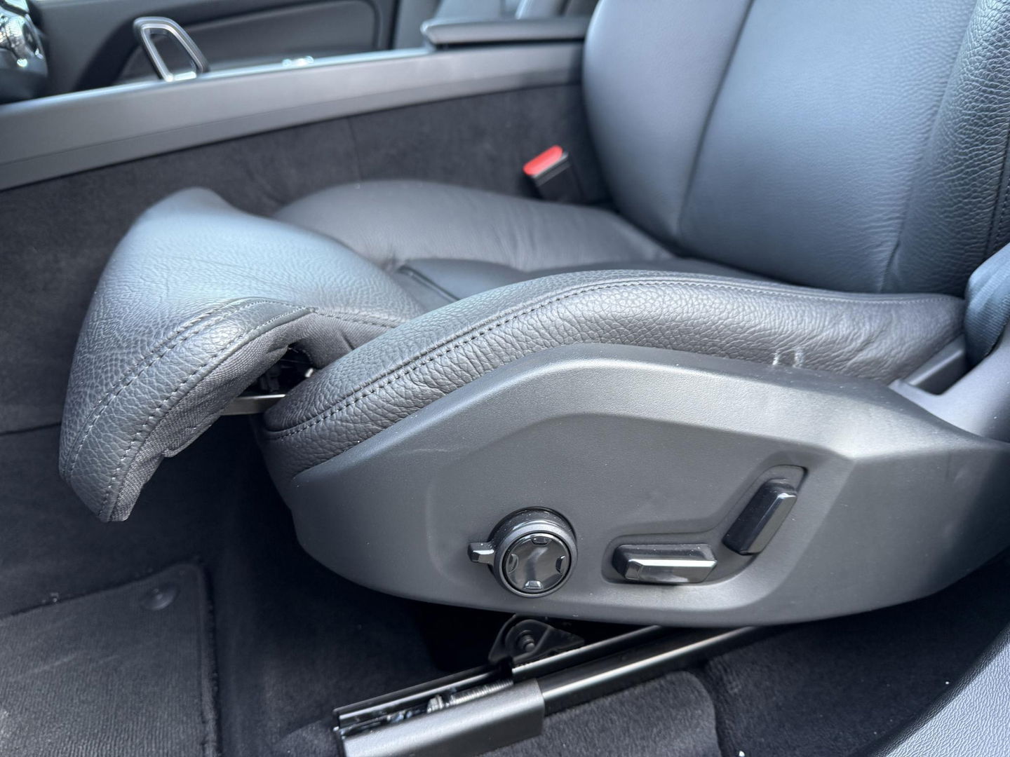 Volvo XC60 2.0 T8 Plug-in hybrid AWD Plus Dark 20β l leder l 360 l 455PK