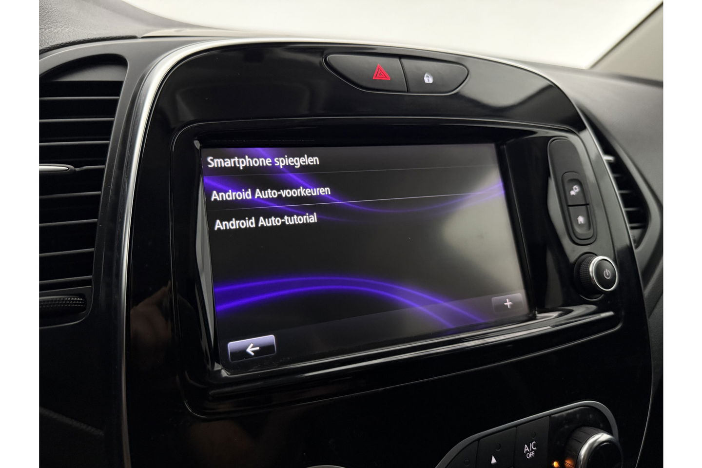Renault Captur 0.9 TCe Intens LED Clima Cruise Navigatie PDC 17''LMV