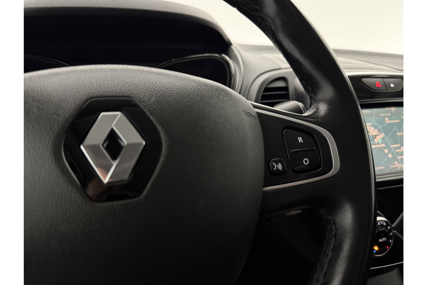 Renault Captur 0.9 TCe Intens LED Clima Cruise Navigatie PDC 17''LMV
