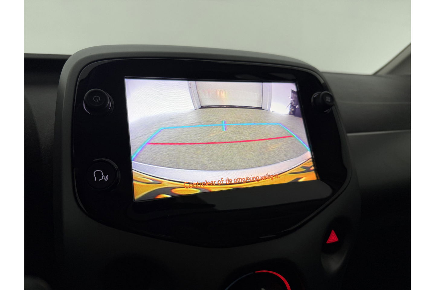 Toyota Aygo 1.0 VVT-i x-play Airco LED Cruise Camera Navigatie Elektrpakket