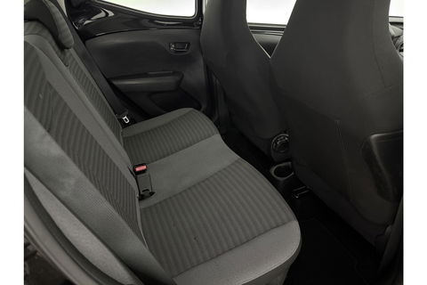 Toyota Aygo 1.0 VVT-i x-play Airco LED Cruise Camera Navigatie Elektrpakket